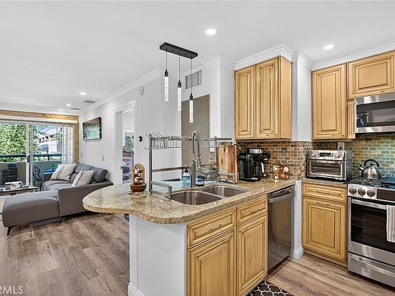 Photo - 5550 Owensmouth Ave Unit 33