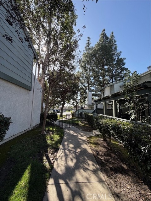 Photo - 1916 E 5th St