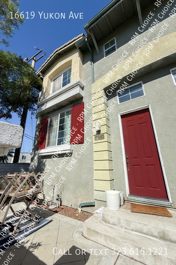 Photo - 16619 Yukon Ave