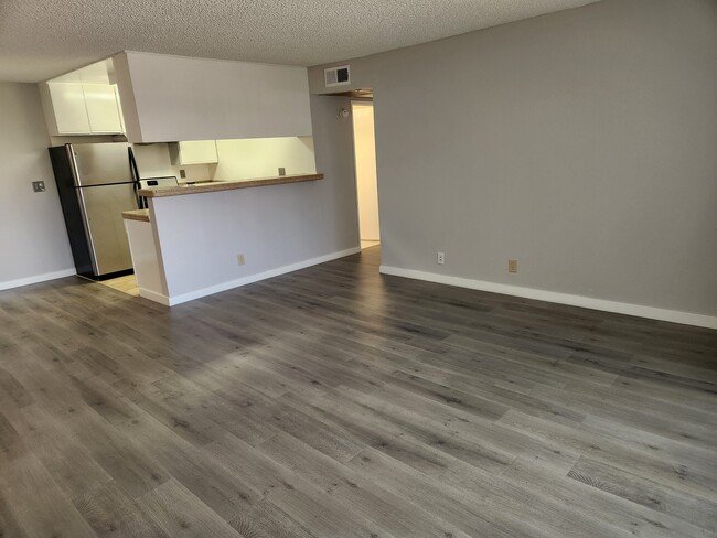 Photo - 755 N Sweetzer Ave