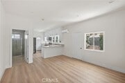 Photo - 1530 N Mariposa Ave