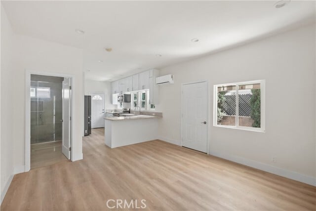 Photo - 1530 N Mariposa Ave