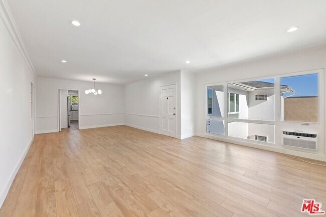 Building Photo - 1250 N Crescent Heights Blvd Unit 3 Rental