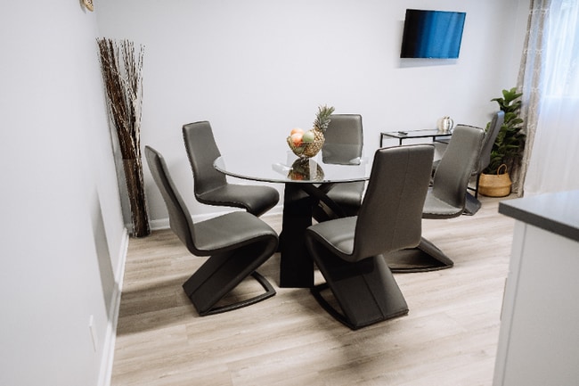 Photo - 11153 Morrison St