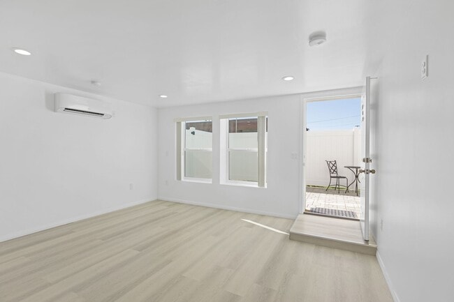 Building Photo - 5104 Sepulveda Blvd Unit 108