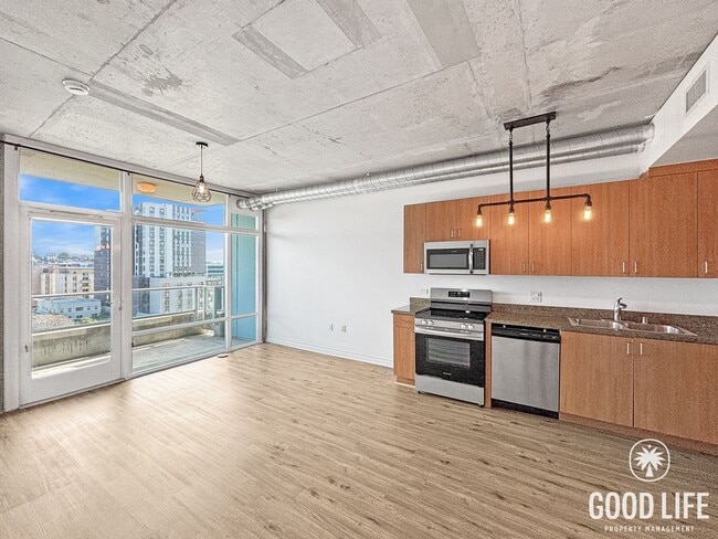 Photo - Gorgeous Studio W/ W/D, A/C, Balcony, Rooftop Deck, Gym, Jacuzzi with City views!! Unit 608