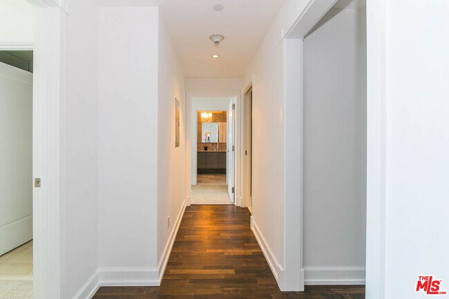 Photo - 900 W Olympic Blvd Unit 28C