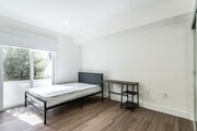 5BR, 4BA - 1,657 SF - 1450 S Barrington Ave Apartments