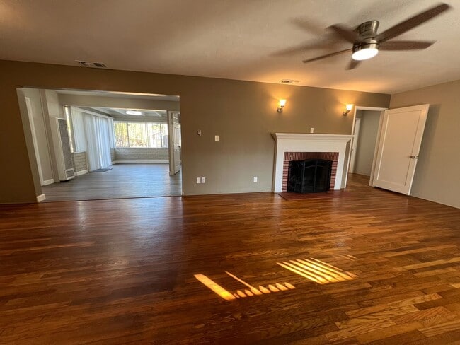 Photo - 4015 Calavo Dr