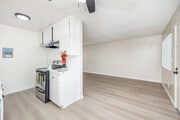 1BR, 1BA - 640SF - Kitchen - DOTY (Ocean Breeze)