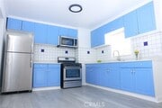 Photo - 1033 W 62nd St