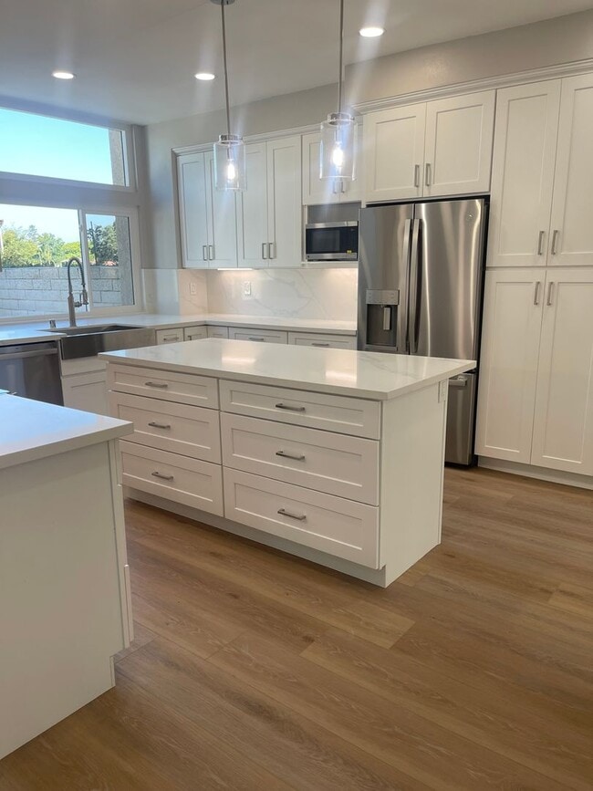 Building Photo - Remodeled Home in Irvine, Includes Attached 2 Car Garage