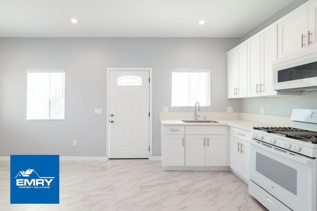 Photo - 1 Bed 1 Bath for Rent in Granada Hills