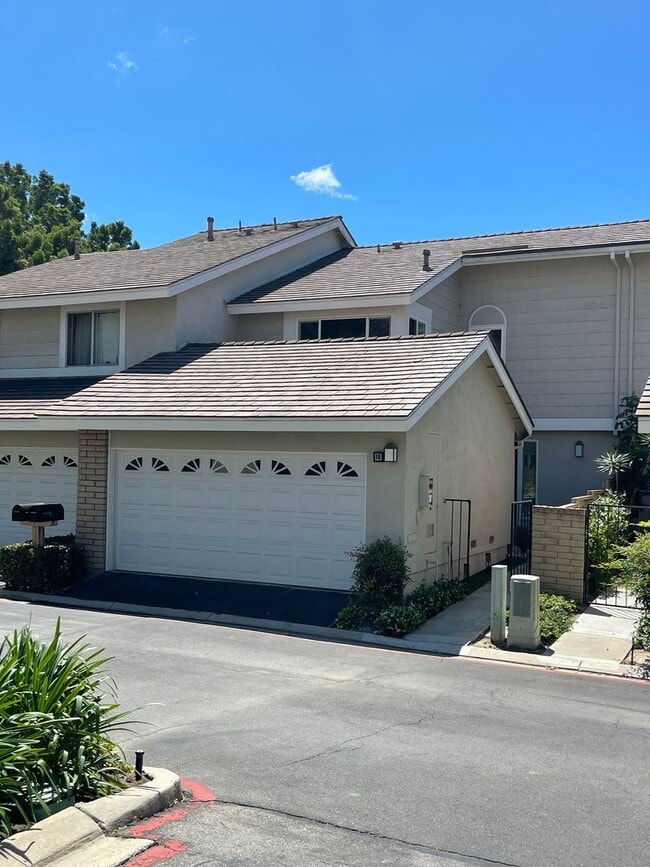 Photo - Stylish 3BR Townhome with Garage in Prestigious Woodbridge, Irvine