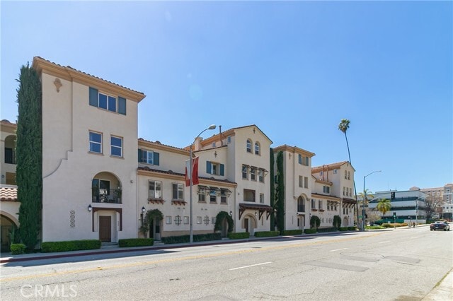 Photo - 620 E Walnut St