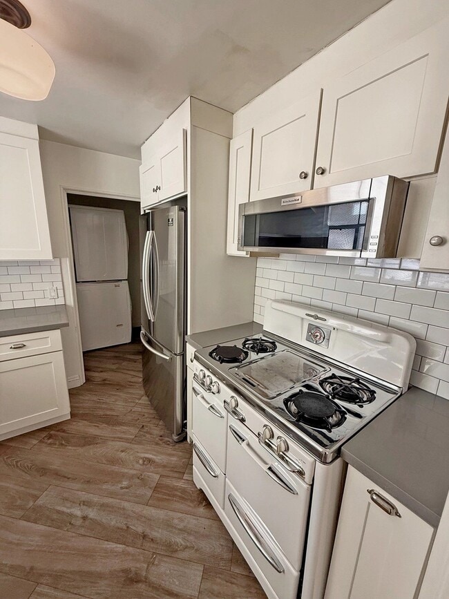 Photo - 1221 N Sweetzer Ave Unit 1227