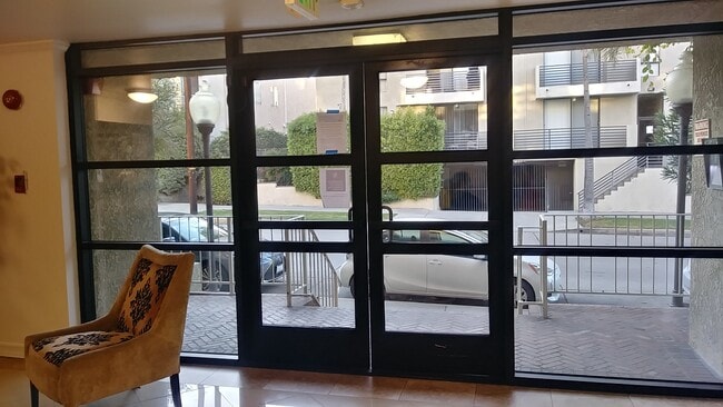 Front door lobby - 4430 Noble Ave Unit 104