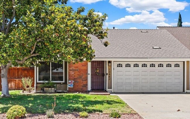 Building Photo - 13842 Midgrove Ct