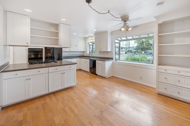 Photo - 1486 N Harwood St