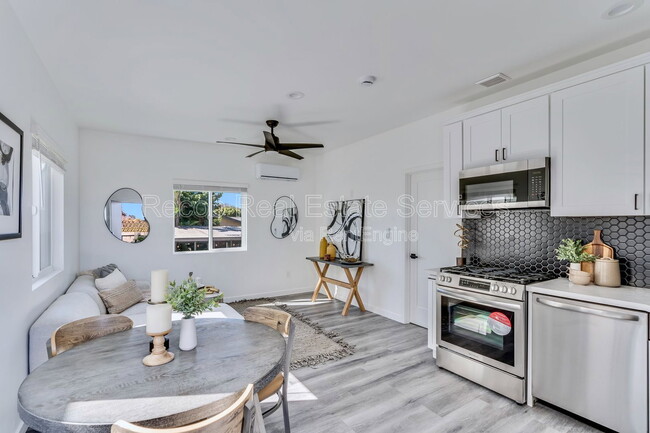 Building Photo - 4506 Moraga Ave Unit 1