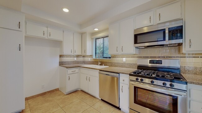 Photo - 2349 S Bentley Ave