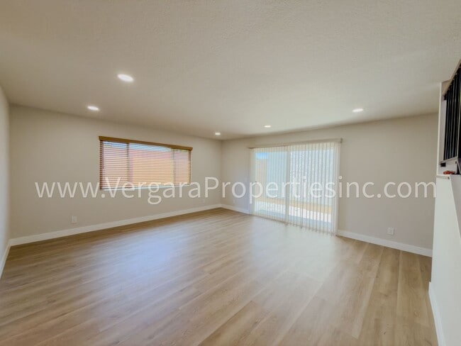Photo - 1136 Gian Dr
