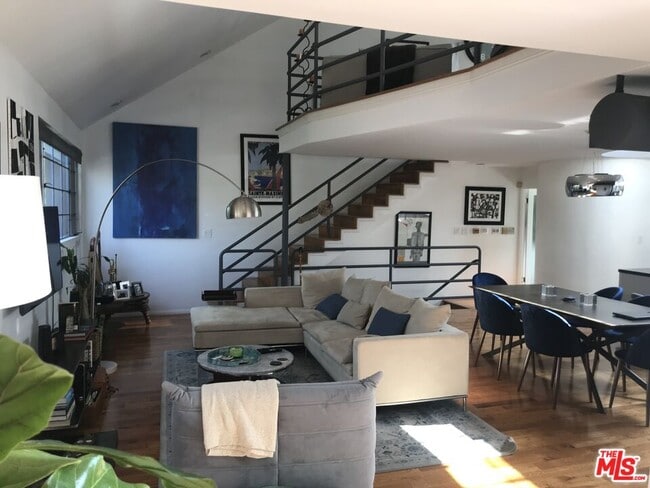 Building Photo - 1015 Marine St Unit 4