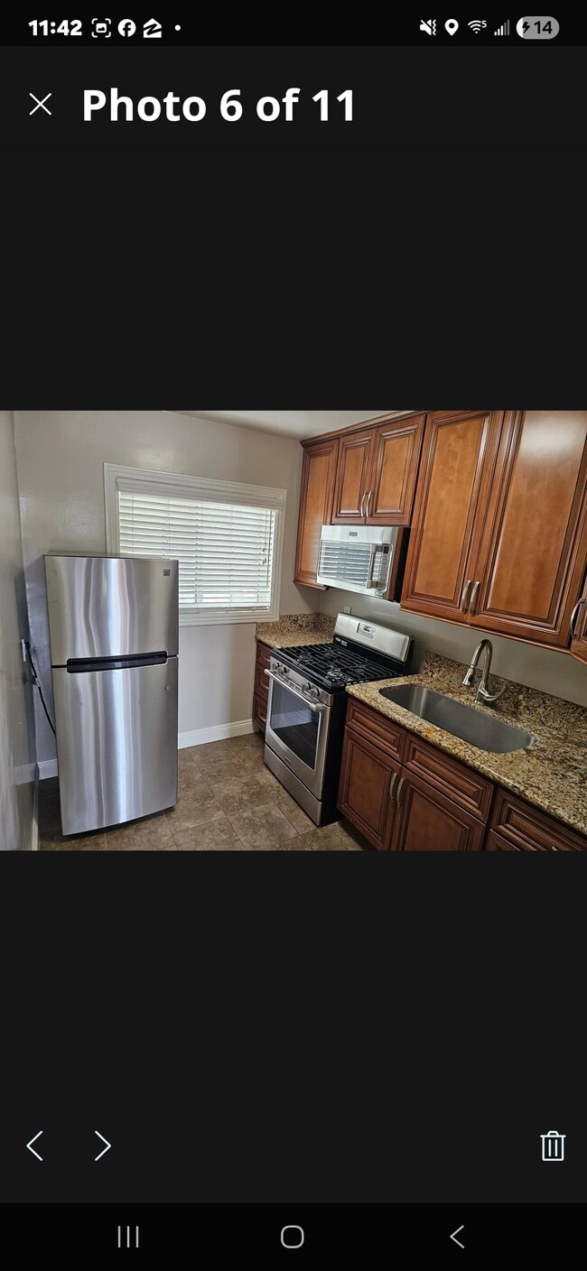 Kitchen - 276 S Sierra Madre Blvd Unit # 19