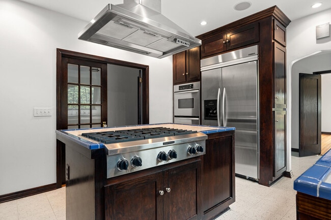 Photo - 407 N Orange Dr