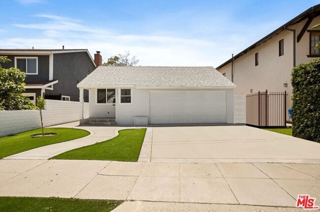 Building Photo - 2653 Tilden Ave Unit 2653 Tilden Ave