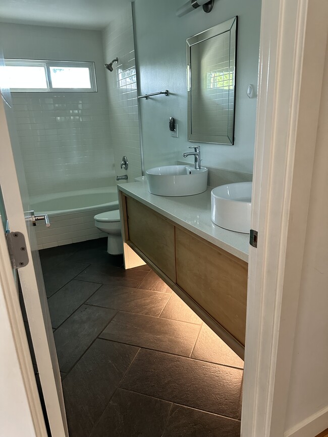 Photo - 3102 E Vanowen Ave