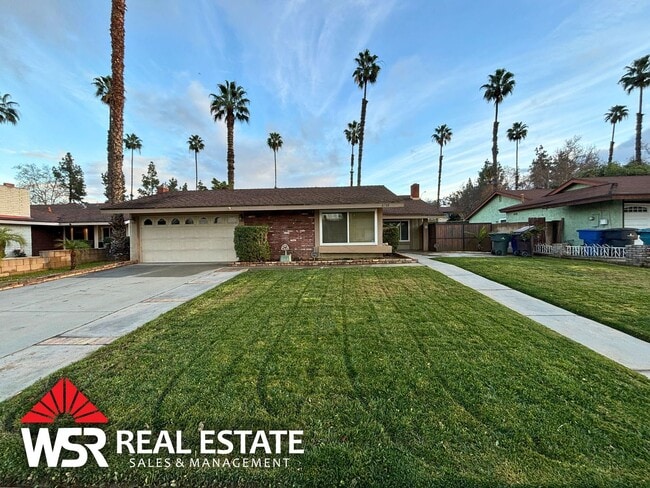 Photo - Spacious 5 Bedroom Home Near Victoria Ave with Easy Freeway Access