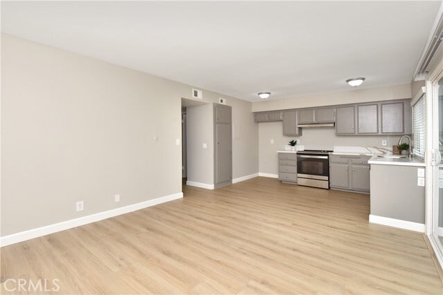 Photo - 4247 Larwin Ave