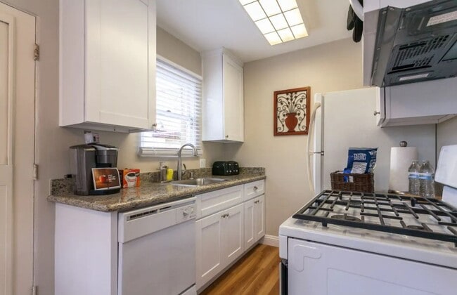 Building Photo - Old Town San Diego Unit 2