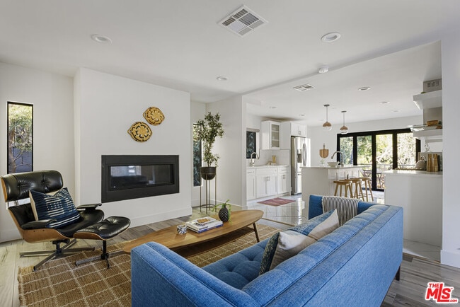 Building Photo - 1057 N Ave 49