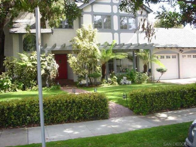 Building Photo - 900 1st St Rental