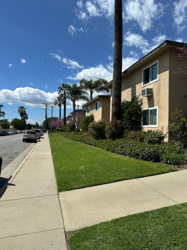 Building Photo - 1181 E Hollyvale St Unit 1157  18