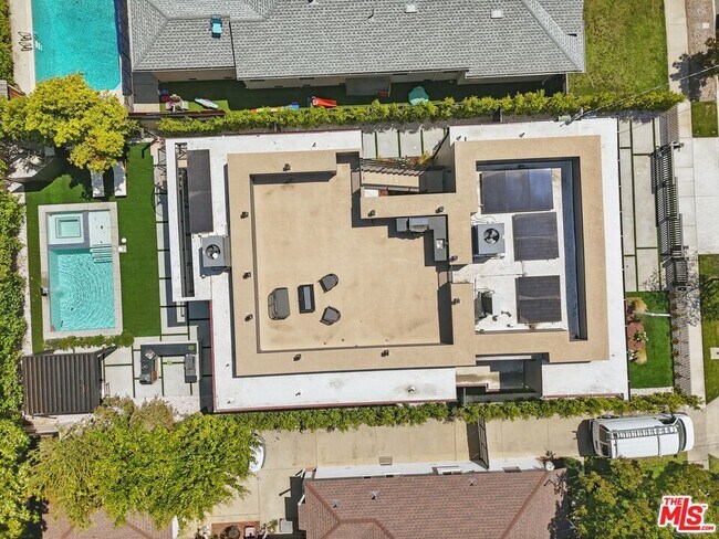 Photo - 4904 Van Noord Ave