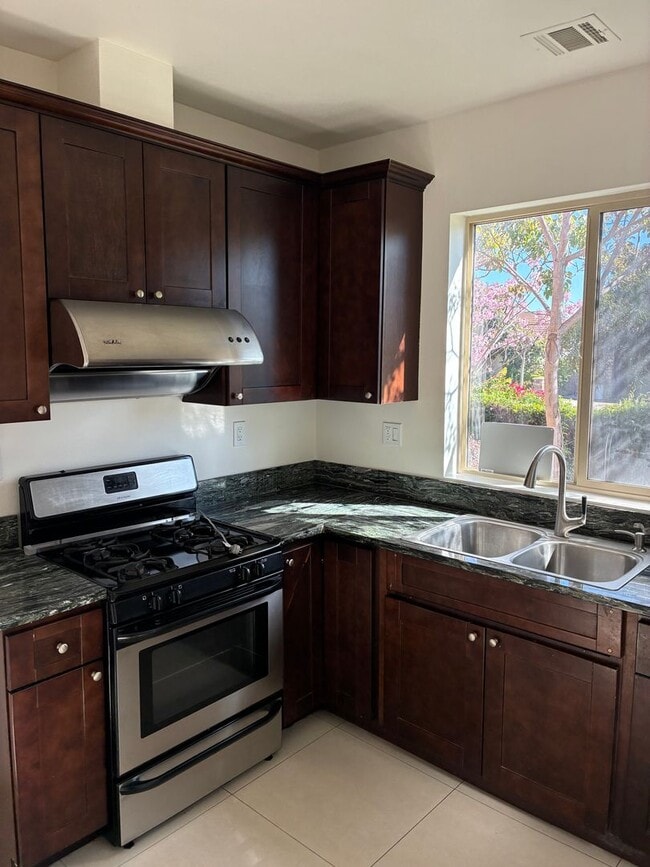 Photo - 9619Long Unit 9619