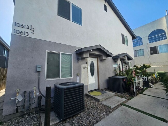 Photo - 10611 S Broadway Unit BROADWAY (10613 1/2 BS)