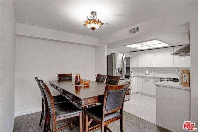 Photo - 108 W Maple St Unit 27