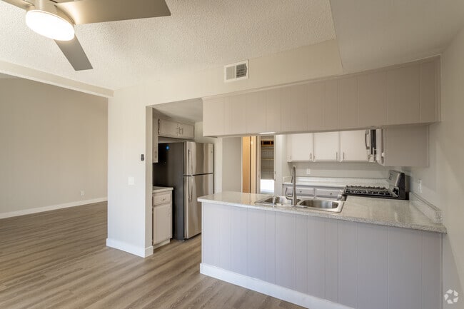 3BR, 3BA - 1,298 SF - Cero Townhomes