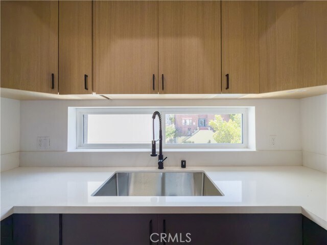 Photo - 121 S Coronado St