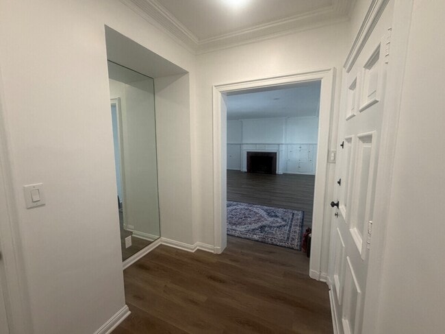 Photo - 3645 Monon St