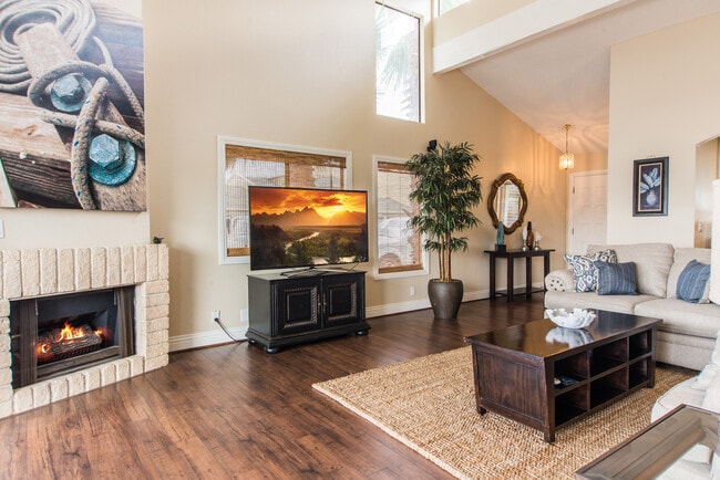 Photo - 4431 Gateshead Bay Unit 1