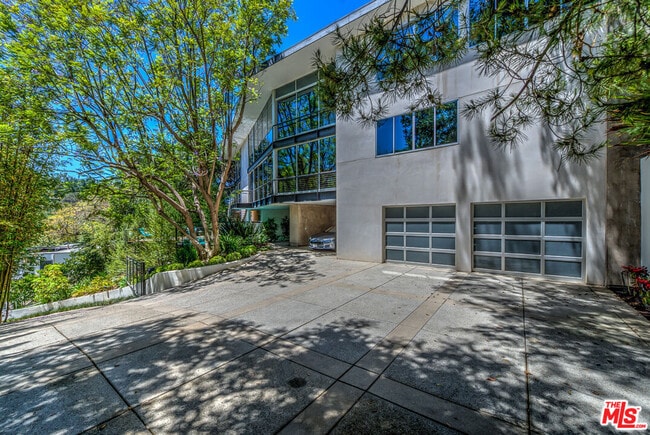 Photo - 2207 Bowmont Dr House
