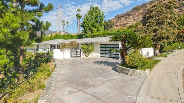 Photo - 2461 Allanjay Pl