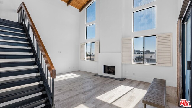 Photo - 1505 Purdue Ave Unit 304