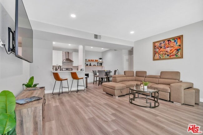 Photo - 433 E Tamarack Ave Unit 159