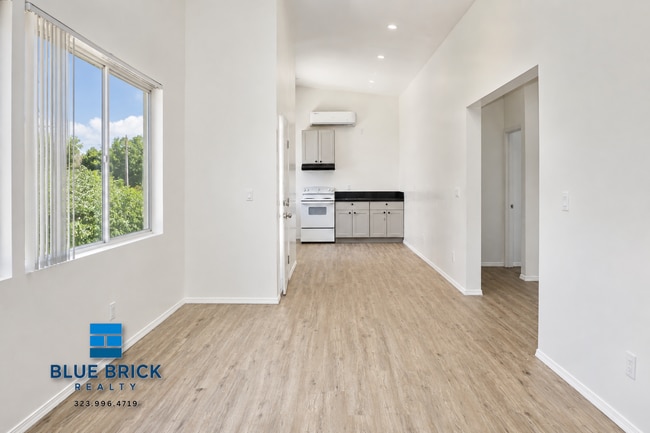 Photo - 13441 Vanowen St Unit 1
